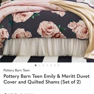 Pottery Barn Teen Emily & Meritt Floral Duvet Cover Set